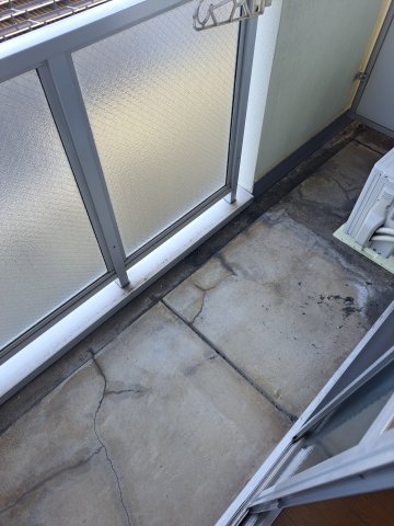 バルコニー　お洋服もしっかりかわきます