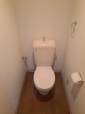 トイレ　キレイな個室空間です