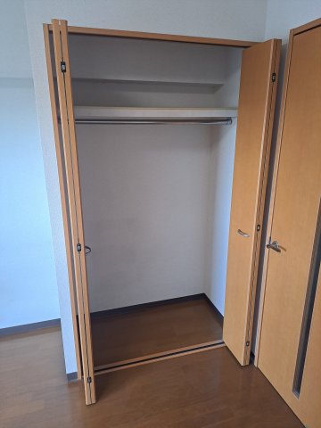 収納　お洋服もたくさんしまえますよ