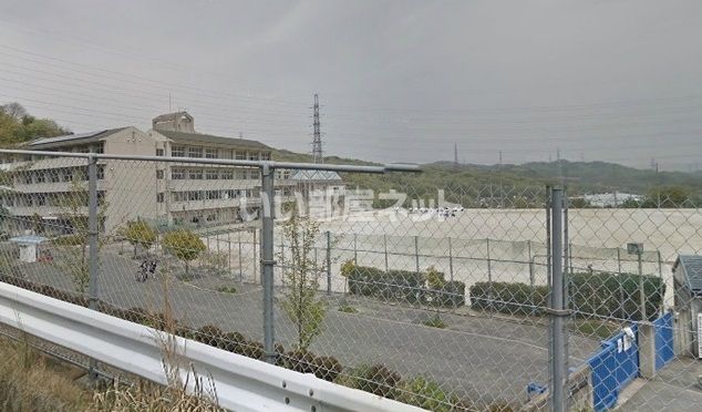 中学校　四条畷市立田原中学校（中学校）まで317m