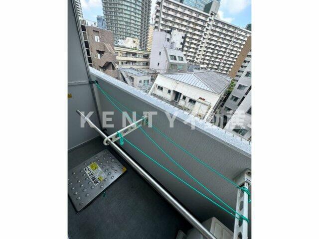 バルコニー　暖かな日差しのふりそそぐバルコニー