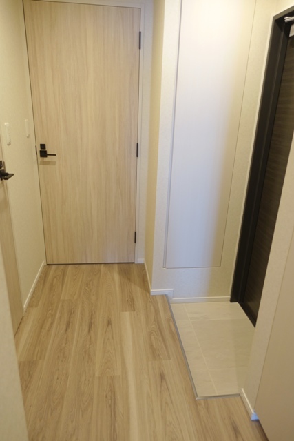 玄関　※写真は同タイプ住戸です。