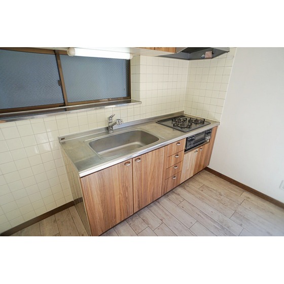 キッチン　３口ガスコンロ付きシステムキッチン