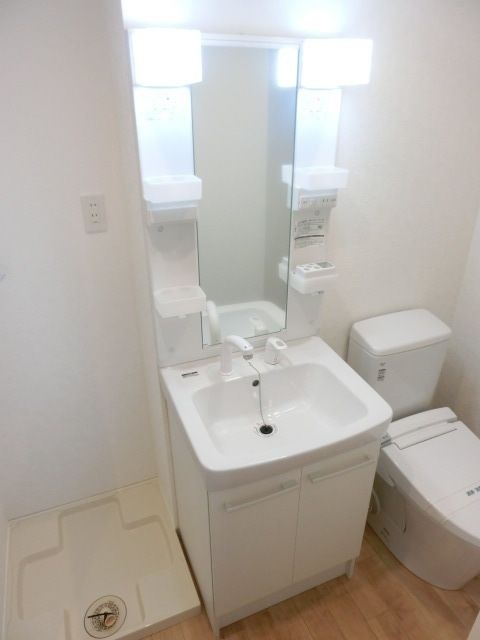 洗面設備　忙しい朝に便利な洗髪洗面化粧台