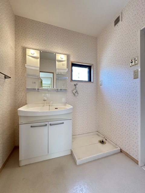 洗面設備　別部屋参考写真です