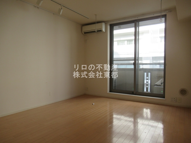 居室・リビング　明るい雰囲気で暮らしやすい！優しい質感の室内がオススメ☆