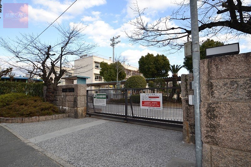 小学校　広島市立神崎小学校（小学校）まで450m