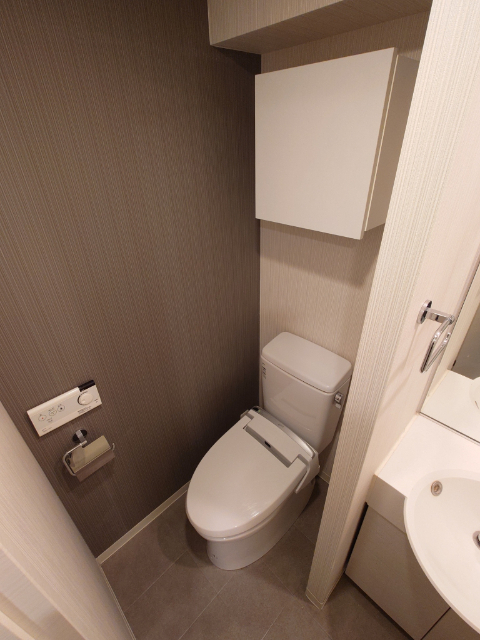 トイレ　温水洗浄便座