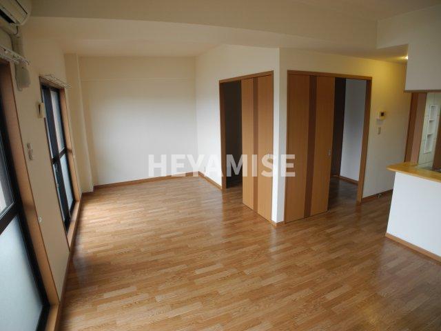 居室・リビング　※室内画像は別号室のもの※現況を優先します