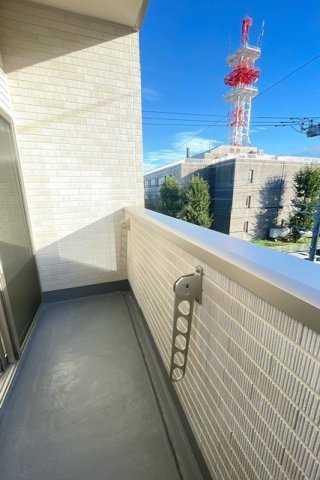 バルコニー　外からの目が気にならないバルコニーで洗濯物が干せます