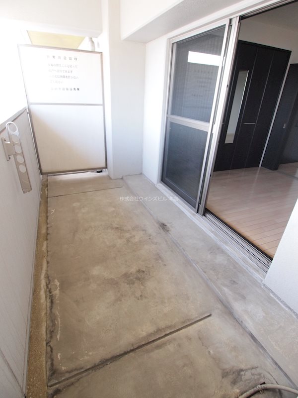 バルコニー　物干しスペースあります。