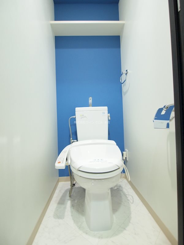 トイレ　温水洗浄便座。