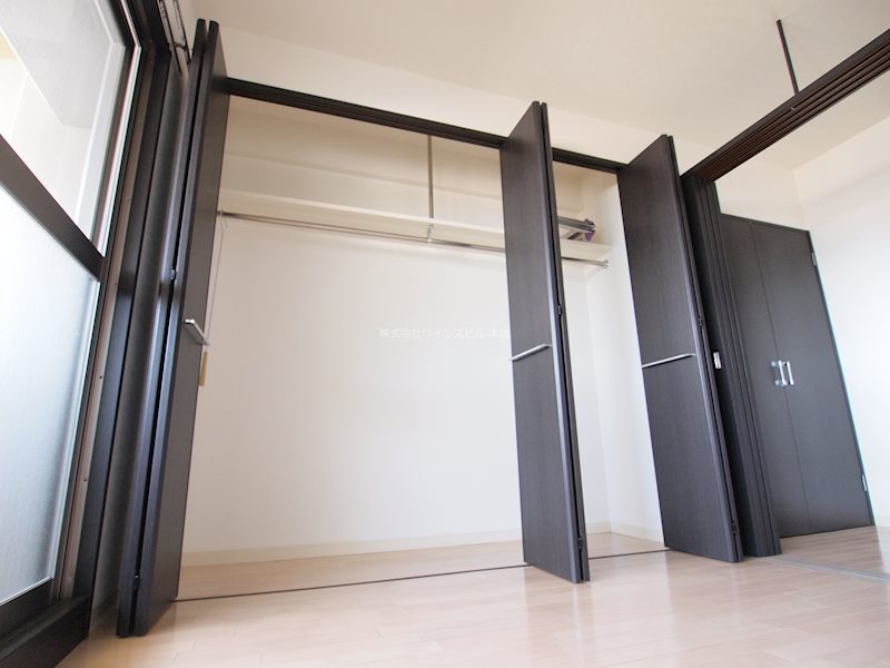 収納　大きな寝室収納。