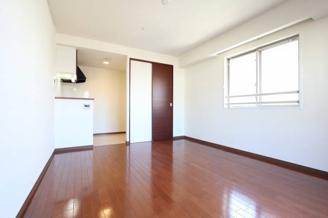 居室・リビング　１１帖の広いお部屋です