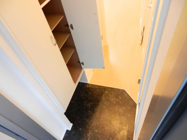 玄関　収納もある玄関です