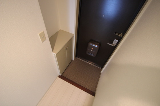 玄関　※別部屋の写真です