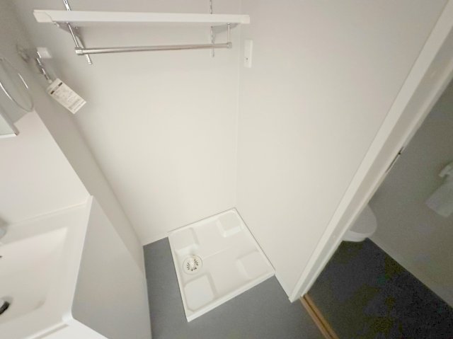 その他設備　室内に洗濯機置場があれば雨の日でも濡れる心配がございませんね