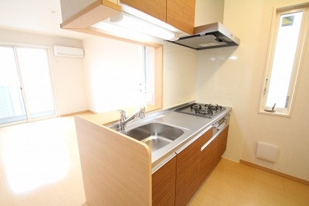 キッチン　3口コンロ・グリル付きです★