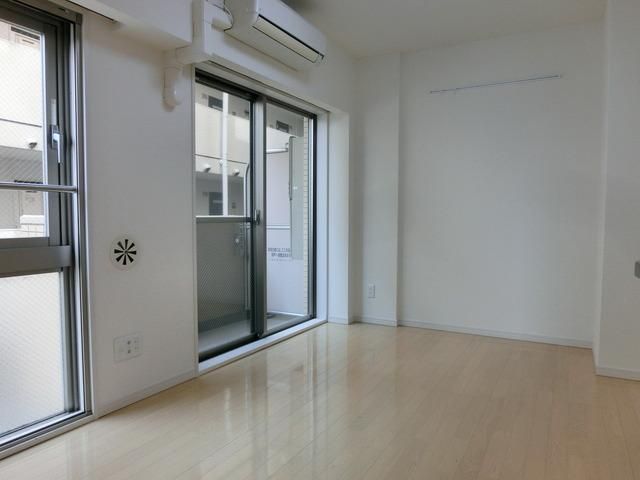 居室・リビング　※別部屋の参考写真です。