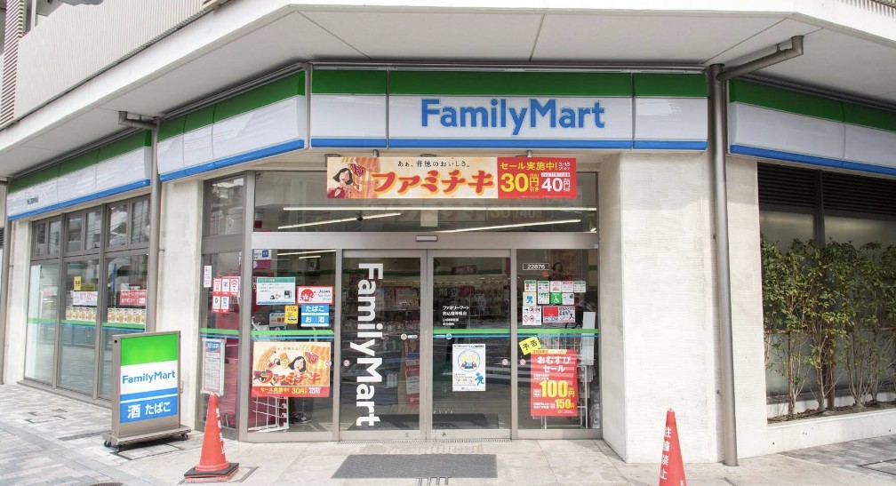 コンビニ　ファミリーマート駒込霜降橋店（コンビニ）まで197m
