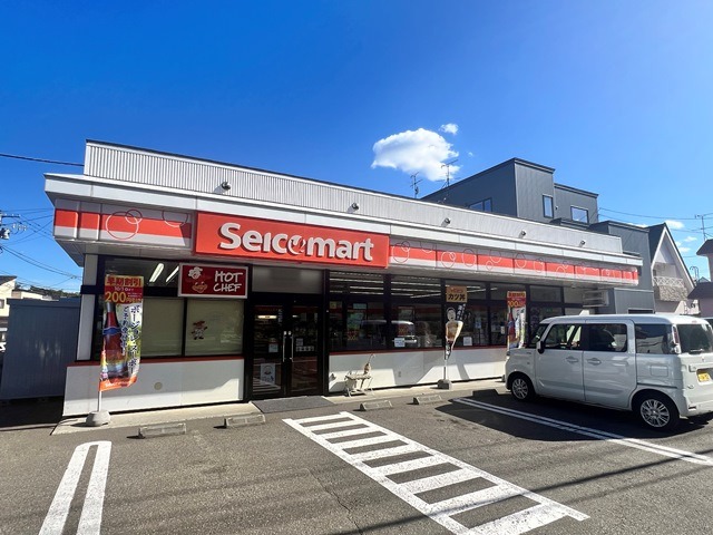コンビニ　セイコーマートしろ店（コンビニ）まで398m