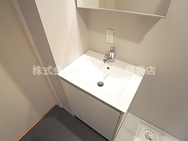 洗面設備　朝の身支度には欠かせない独立洗面化粧台