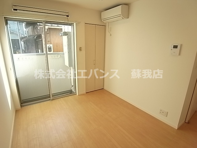 居室・リビング　おしゃれなフローリングの居間です