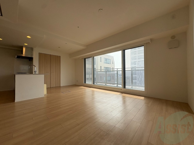 居室・リビング　広くてキレイなお部屋が広がっていて、充実した生活が送れそう。