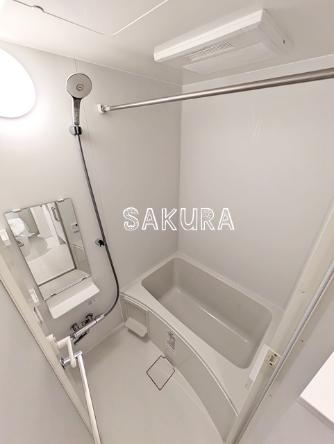 バス・シャワールーム　雨の日でも安心の浴室乾燥機付きです♪