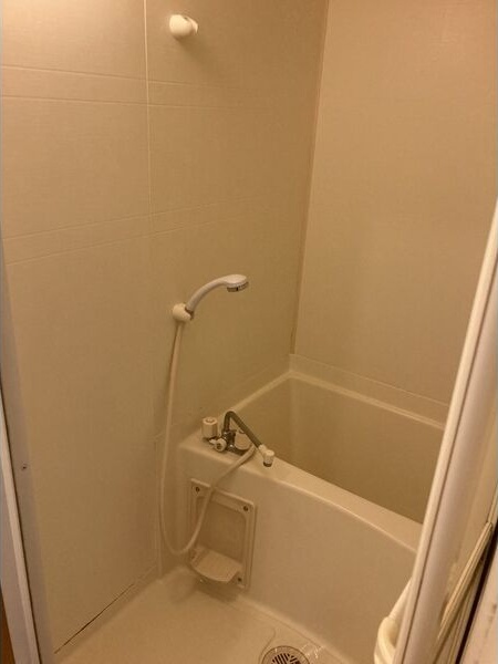 バス・シャワールーム　※写真は同じマンションの違う部屋のものになります。