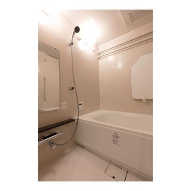 バス・シャワールーム　写真は同タイプ住戸です。