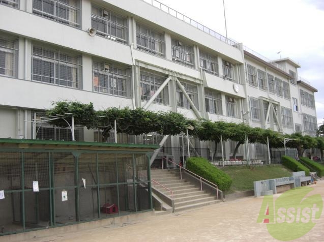 小学校　霞ヶ丘小学校（小学校）まで375m