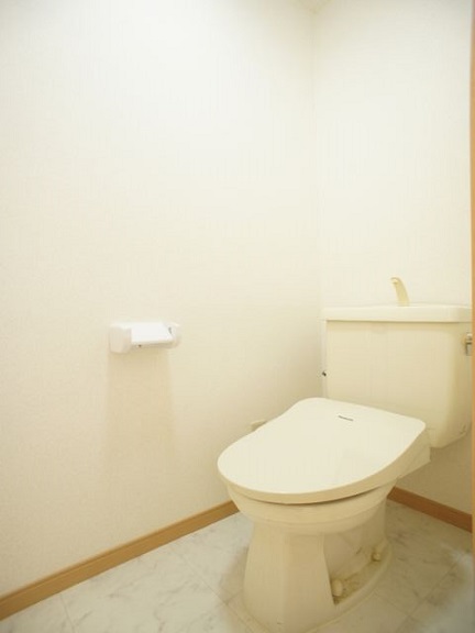トイレ　洋式の水洗トイレです♪
