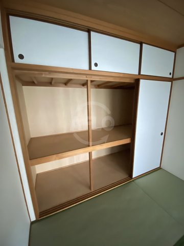 収納　アコール海老江　押入れ