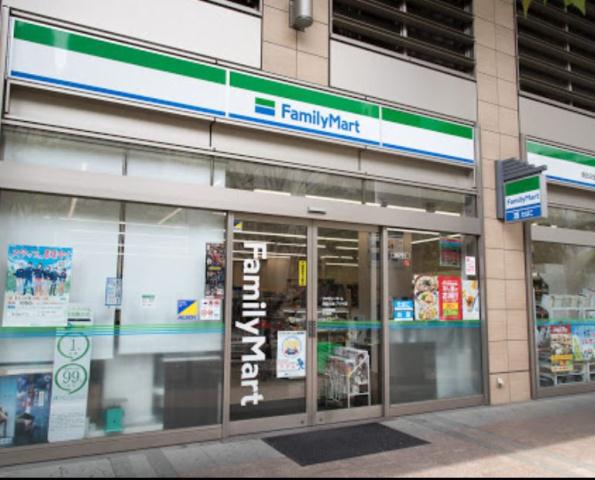 コンビニ　ファミリーマート港区白金プラザ店（コンビニ）まで498m