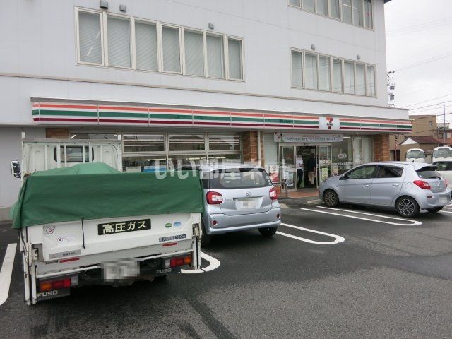 コンビニ　セブンイレブン岡崎割塚店（コンビニ）まで655m