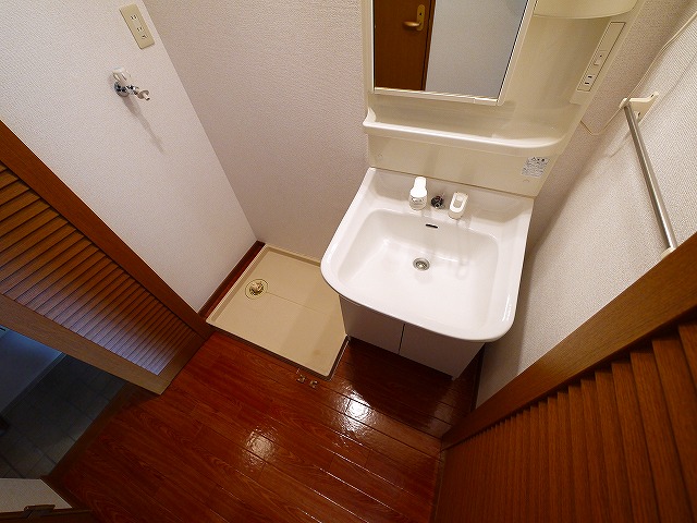 洗面設備　コンパクトで使いやすい洗面所
