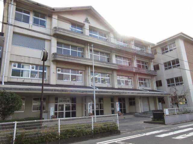 中学校　南中学校（中学校）まで507m