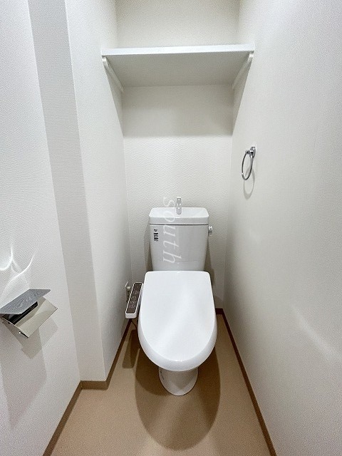 トイレ　ウォシュレット付きのトイレ