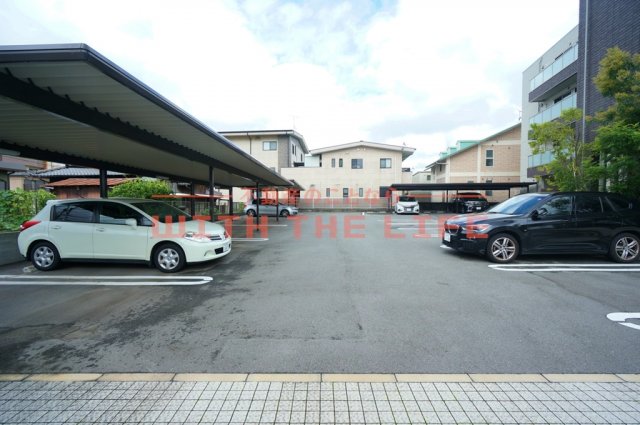 駐車場　駐車場完備です