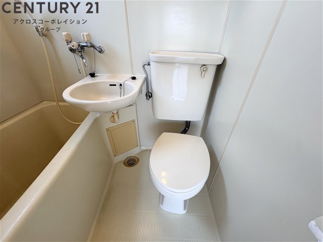 トイレ　浴室内にトイレがあります☆