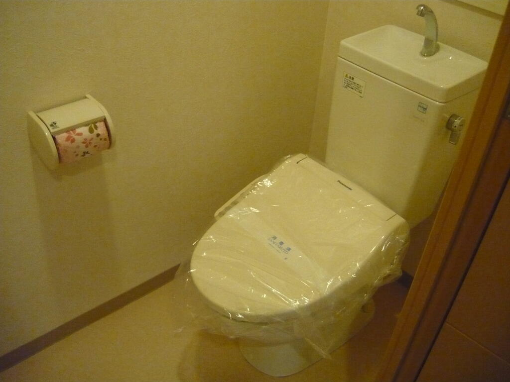 地下鉄谷町線 出戸駅 徒歩9分 8階建 築21年のトイレ写真