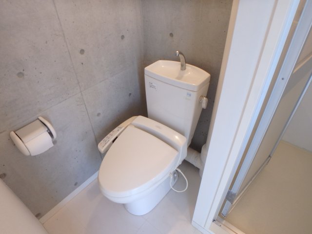 トイレ　ゆったりとした空間のトイレです