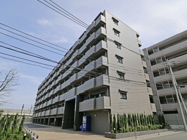 建物外観　オートロック完備