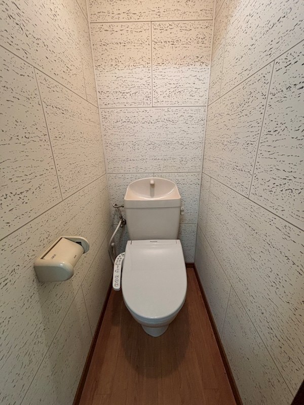 トイレ　※別部屋参考写真※