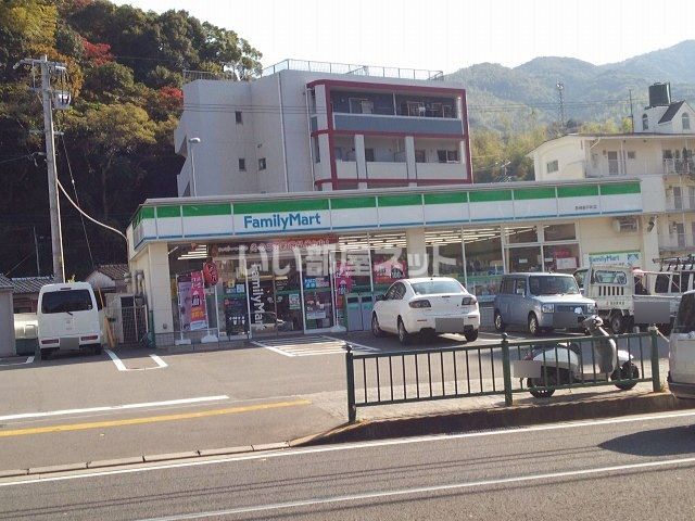 コンビニ　ファミリーマート 長崎新戸町店（コンビニ）まで117m