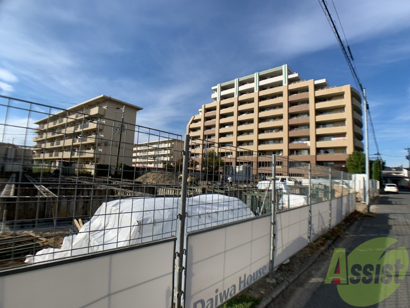 玄関　物件はこちらに建設予定となっております。