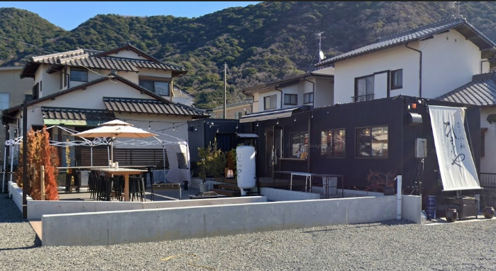 飲食店　5代目小松ひものや（飲食店）まで331m