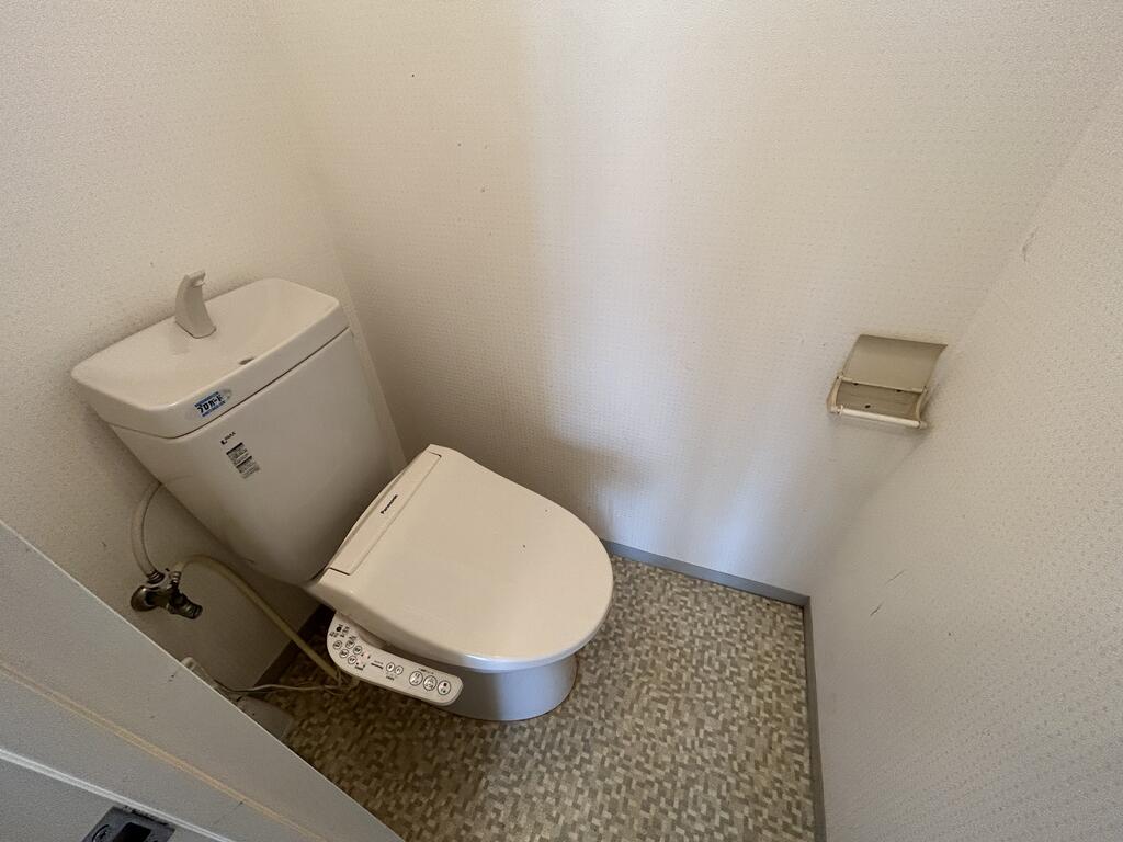 トイレ　ウォシュレット付き