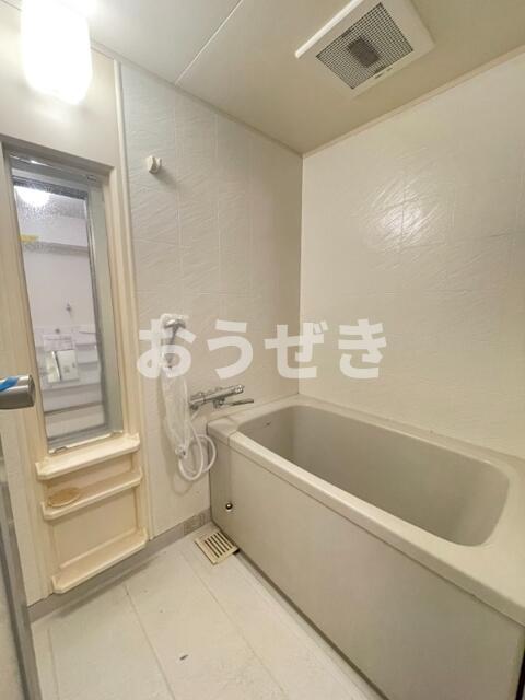バス・シャワールーム　別号室の写真になりますので現…?